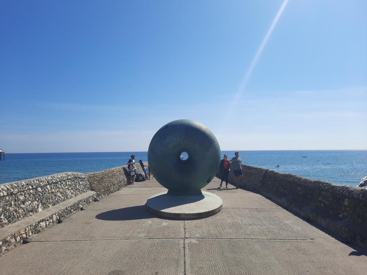 99 Steps To The Sea Apartment Brighton Bagian luar foto